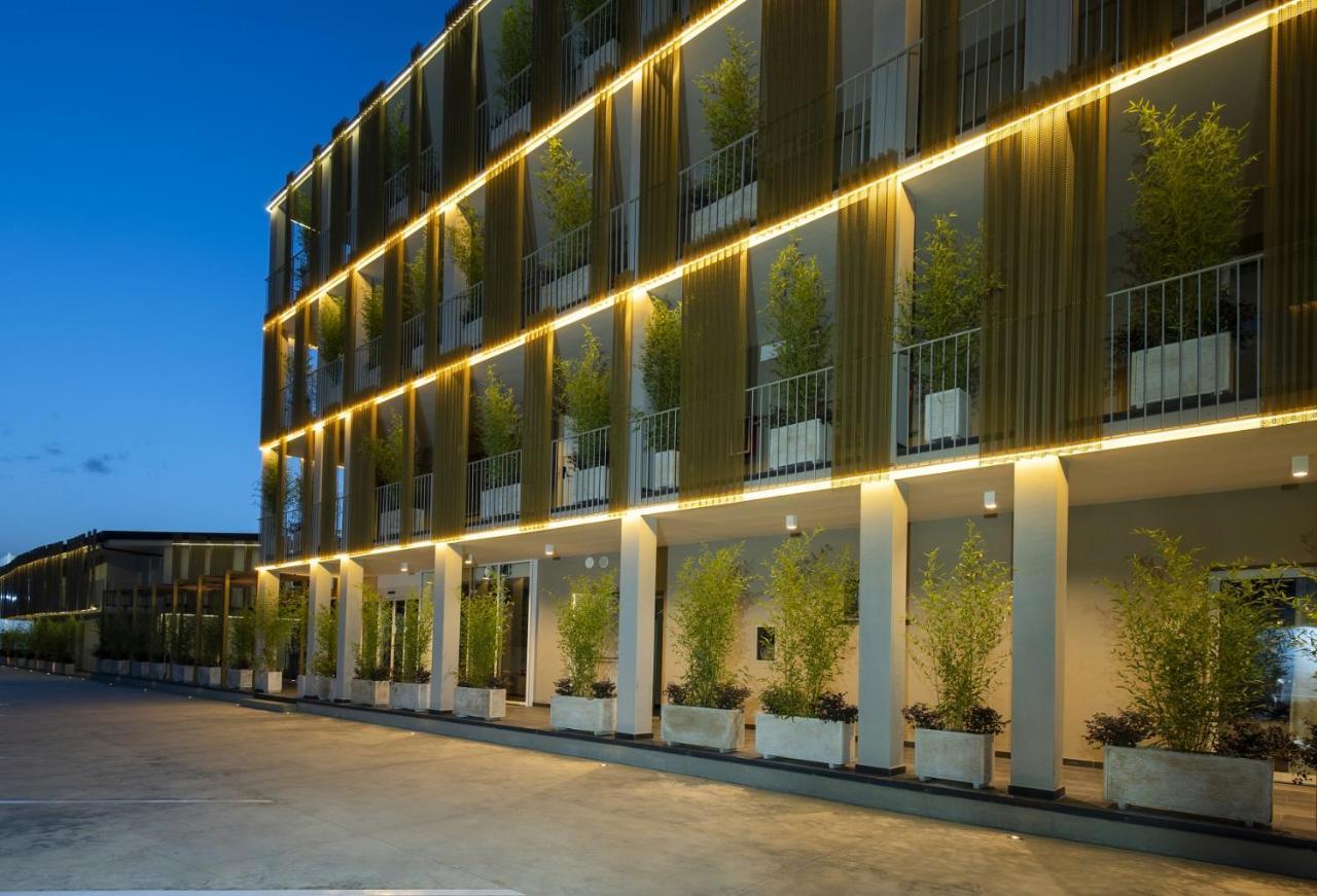 Hotel Xbusiness Nola Exterior foto